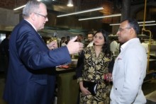 consul-general-of-switzerland-mr-martin-j-bienz-interacting-with-the-travel-trade